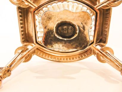 HOLLAND Bouilloire néoclassique et son réchaud quadripode, circa 1800, argent, poinçons,...